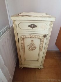 Starožitný nábytek - 4