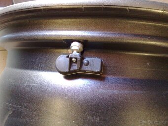 alu kola 5x112 r17 vw,skoda,seat,audi - čidla tpms - 4