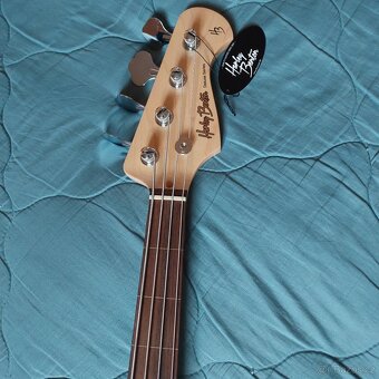 Fretless baskytara Harley Benton - 4