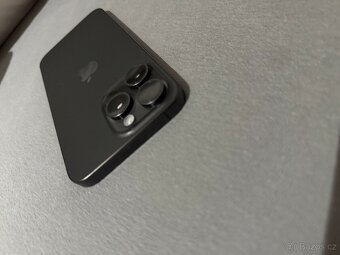 Prodám Apple IPhone 15 pro max s pamětí 256 GB černý titan - 4