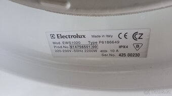 Automatická pračka s předním plněním. - 4