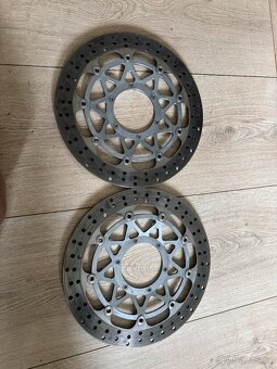 Brzdove kotouce TRW na Honda CBR 929RR a 954RR Fireblade - 4
