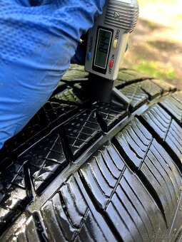 Zimni sada Jeep Cherokee 245/70 R16 5x127 ET 50.8 - 4