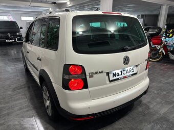 Volkswagen Touran 1,4 TSI DSG CROSS BI-XEN NAVI BEZ KOROZE - 4