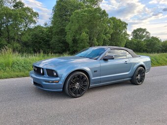 Prodám Ford mustang gt 4.6 cabrio - 4