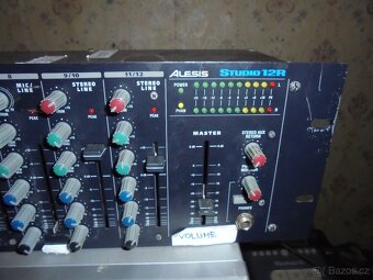 HUDEBNI ZESILOVAČ Alesis - 4