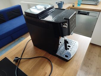 Prodám DeLonghi Magnifica - 4