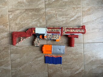 Nerf strike elite retaliator - 4