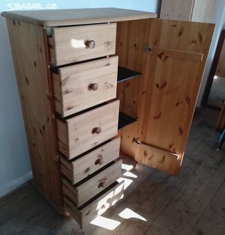 Celo masivní prádelník se šuplíky - 4