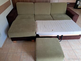 Prodám zachovalou pohovku s atraktivním designem - 4