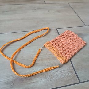 NOVÁ: Kabelka Tote Bag, crossbody, na rameno. Fialová nošená - 4