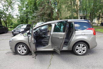 Na prodej: Peugeot 5008 – 2012 – auto pro rodinu - 4