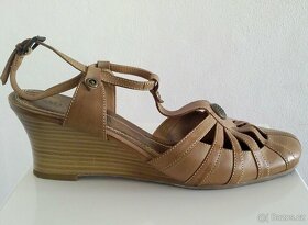 Kožené sandály na klínku Sally O'Hara vel. 38 - 4