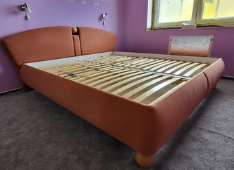 čalouněná manželská postel - 4