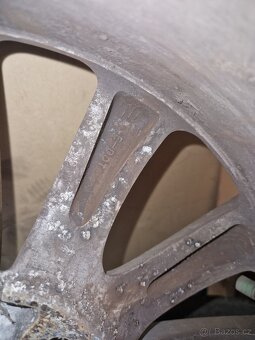 Prodám alu pro 5x114,3 r17 Hyundai i40+zimní pneu - 4