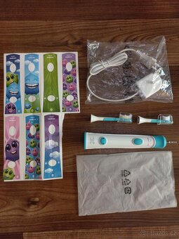 Elektrický sonický kartáček Philips Sonicare For Kids HX6322 - 4
