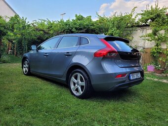 VOLVO V40 1.6 16v, diesel, 84 kw r.v.2015 - 4