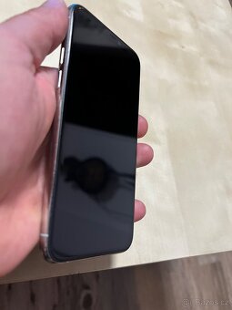 I Phone 11 pro - 4