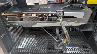 Gigabyte AMD Radeon RX 6650 XT - 4