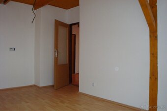 Pronájem 3kk podkroví, Chomutovská 458, Kášterec - 4