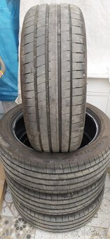 Goodyear 215/50 R18 - 4