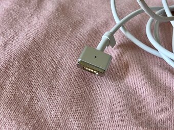 Nabíječka / adaptér MagSafe 2 85W pro MacBooky 2012-2015 - 4