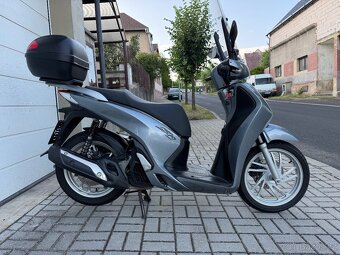 akce Víkend Sleva 2000,- Honda Sh 125i, ABS - 4