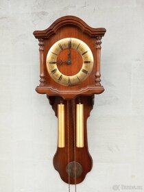 Staré dřevěné zdobené nástěnné závažové mechanické hodiny - 4