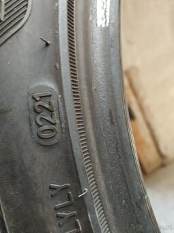 245/45 /19 - 4