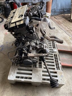 Plně funkční motor Volkswagen VR6 - 4
