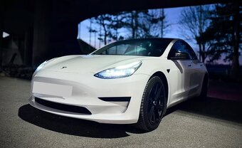 Tesla 3 SR+ 2023 IHNED K PŘEDÁNÍ - 4