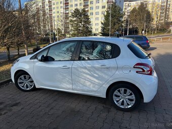Peugeot 208 - 4