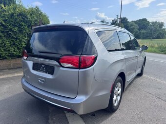 Chrysler Pacifica 3,6 Limited DVD 360 čočka 2017 DPH - 4