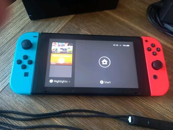 Nintendo Switch 2019 + příslušenství - 4