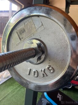 Domácí posilovna - klec, lavice, činky, kotouče, osy - 4