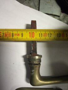 Okenní klička a - 4