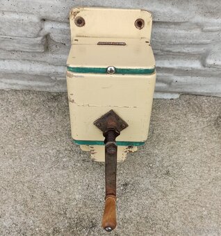 Mlýnek na kávu - 4