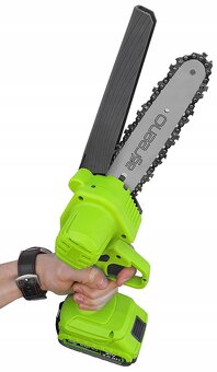 Malá akumulátorová řetězová pila - 4