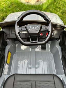 Auto Audi RS6 - 4