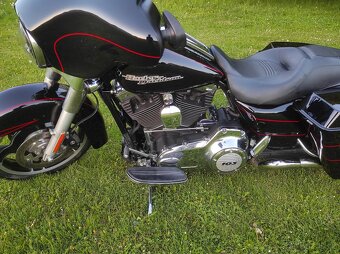 HARLEY DAVIDSON FLHX Street Glide - 4