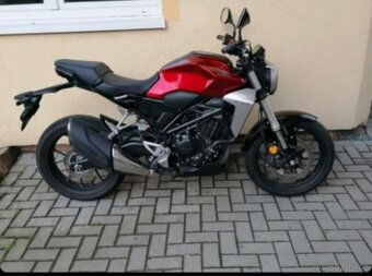 Honda CB300R - V super stavu - 4