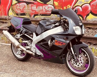Yamaha YZF 750 R - 4