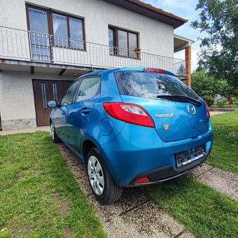 Mazda 2 1.3 benzín 55kw rok 2011 - 4