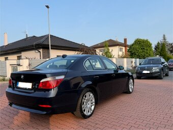 BMW Řada 5, 530D A/T KŮŽE XENON Top Stavu - 4