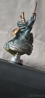 Socha. Řítir který vyhrál boj - 4