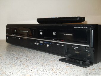COMBO FUNAI WD6D-4413DB - Záznam z VHS na DVD - 4