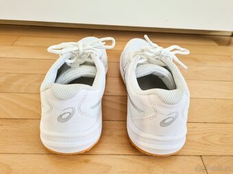 Sálové boty Asics Upcourt, vel. EUR 37 - 4