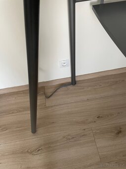 Ikea Svarta vyvýšená postel se stolem - 4