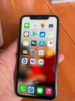 Apple iPhone 11 - 4