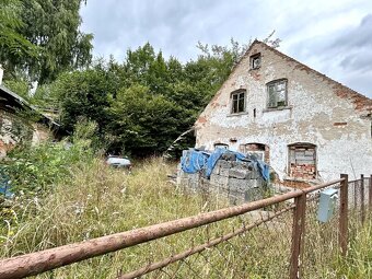 Zbořeniště domu - stavební parcela 3 km od města Červený Kos - 4